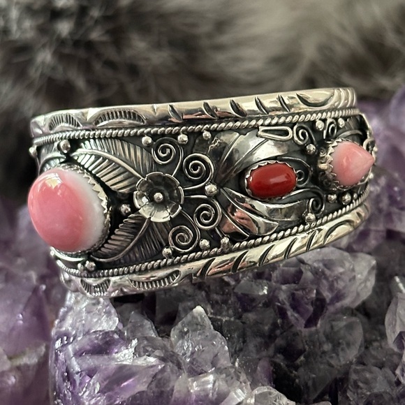Pink conch mediterranean coral southwestern Sterling silver cuff - Picture 14 of 16